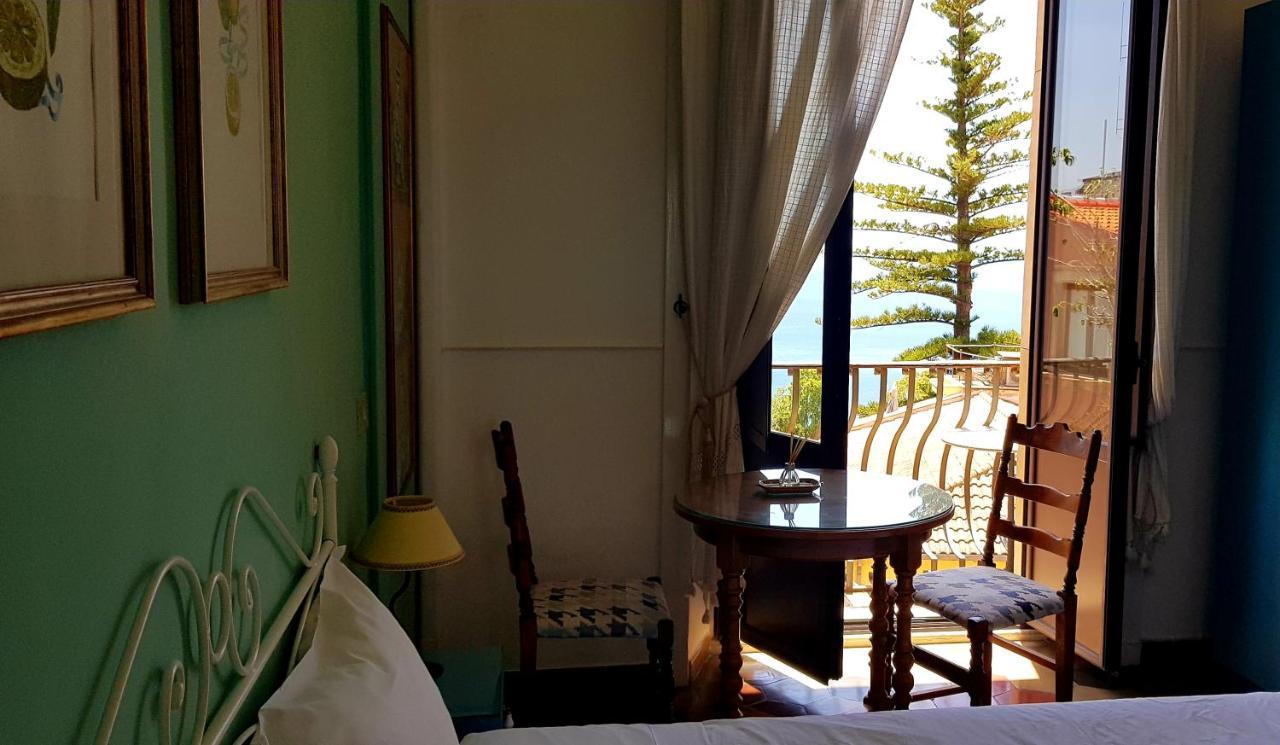 Villa Floresta 陶尔米纳 外观 照片